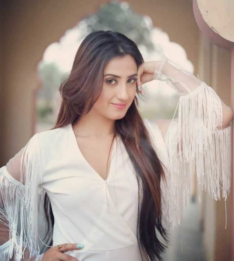 Alisha (Aalisha) Panwar wiki, Instagram, age, biography, images, husband