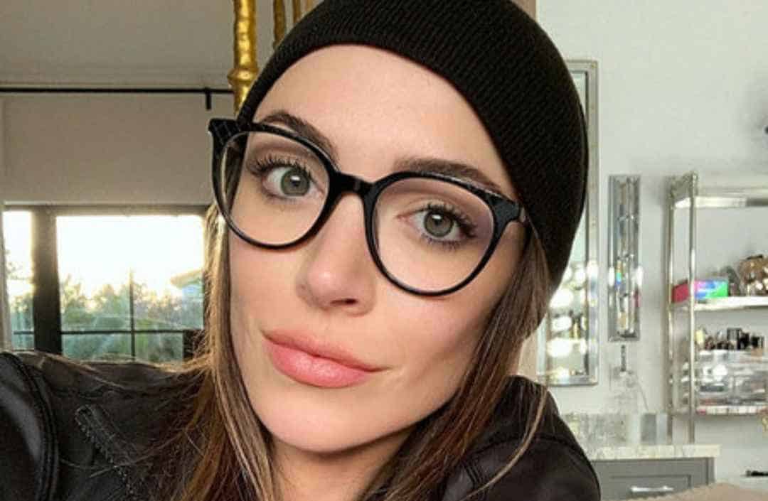 farrah-aldjufrie-age-wikipedia-bio-net-worth-father-college