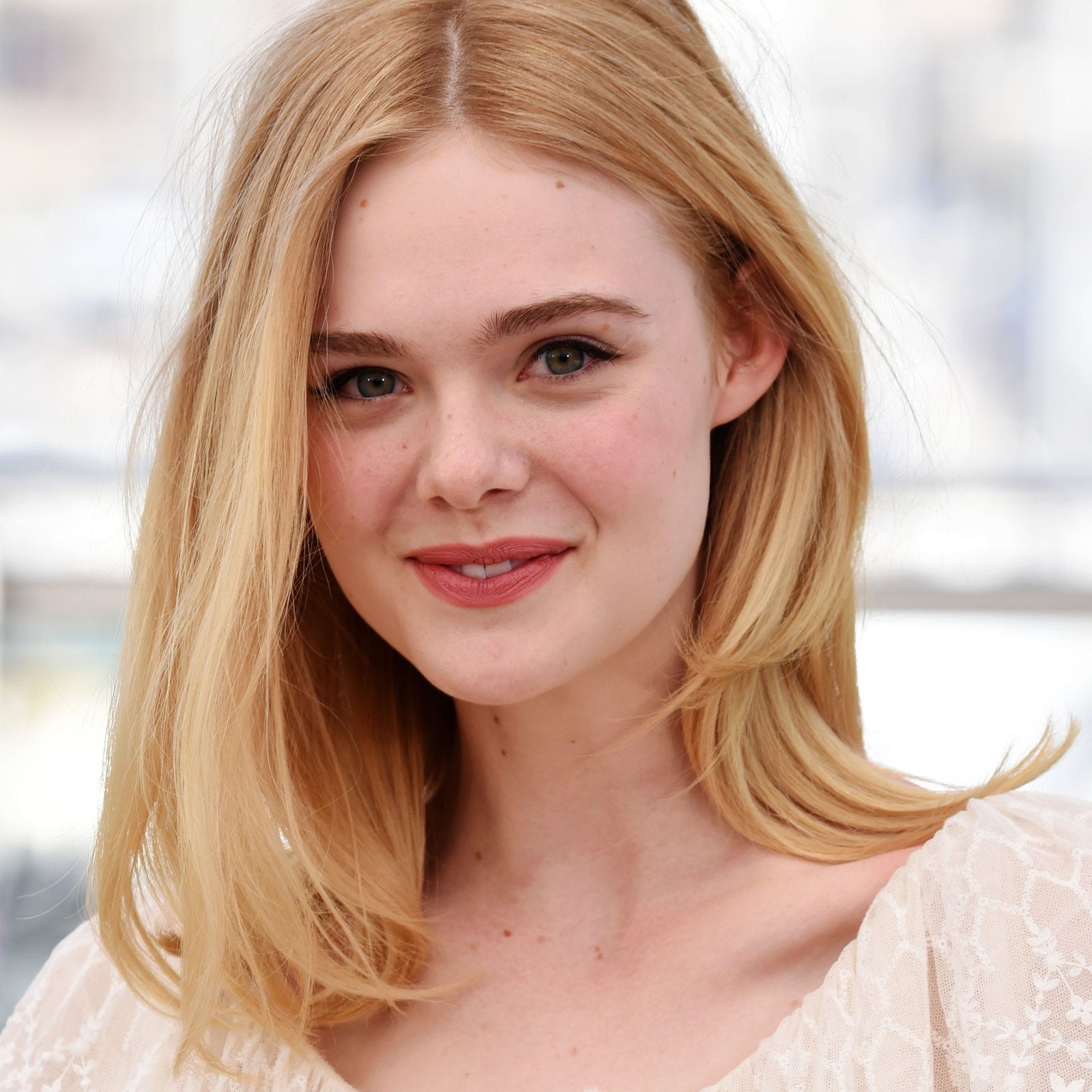 Elle Fanning Age, Net Worth, Family, Height, Boyfriend